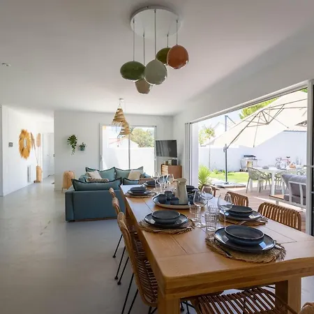 Villa Magnifique Récente De Charme Avec Piscine *