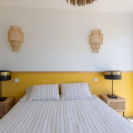 Villa Magnifique Récente De Charme Avec Piscine